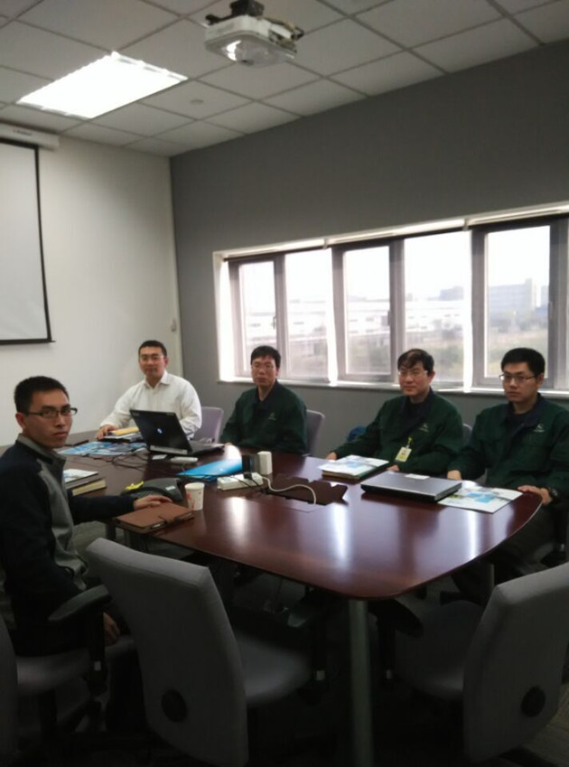 黑煙脫硝兩手抓，雙管齊下促環(huán)保 ——記我司領(lǐng)導(dǎo)和技術(shù)人員訪約翰迪爾（天津）公司