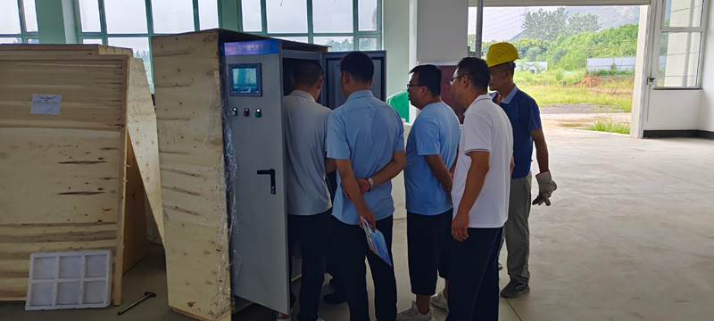 熱烈歡迎某集團(tuán)公司客戶來河北漢藍(lán)驗收發(fā)電機(jī)組尾氣凈化系統(tǒng) 熱烈歡迎某集團(tuán)公司客戶來河北漢藍(lán)驗收發(fā)電機(jī)組尾氣凈化系統(tǒng)